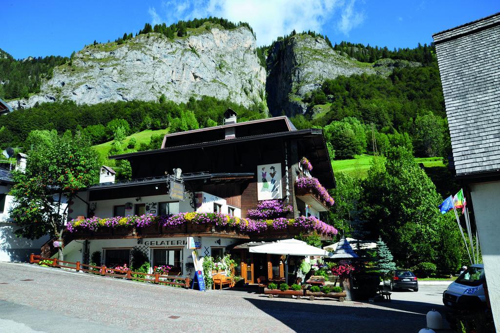 Alpenhotel La Montanara Rocca Pietore Exterior photo